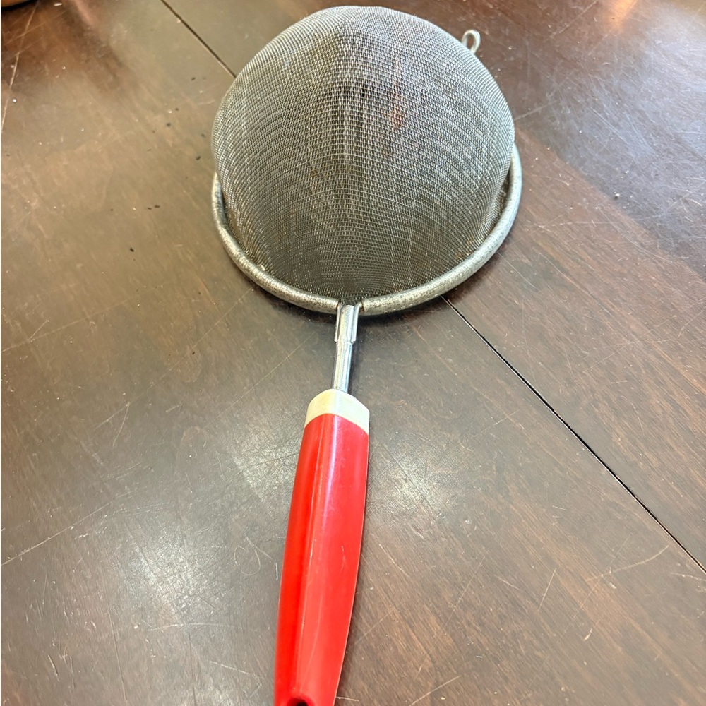 Red Handled Mesh Strainer